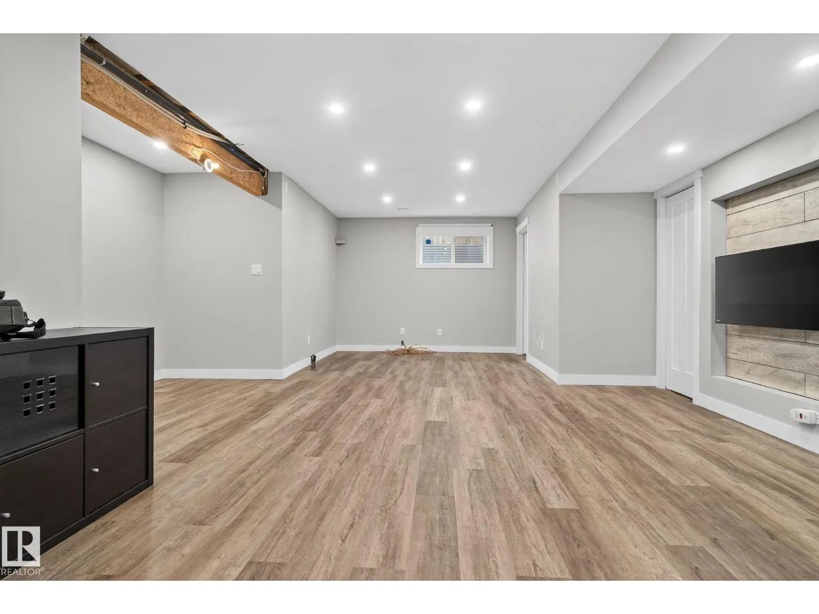 185 ERIN RIDGE DR