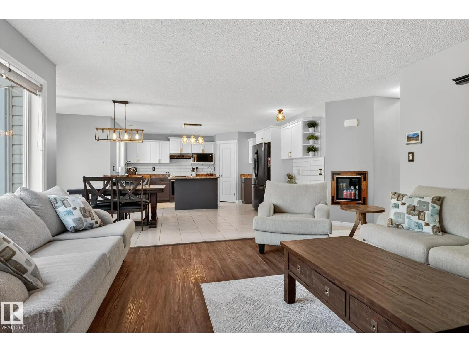 185 ERIN RIDGE DR