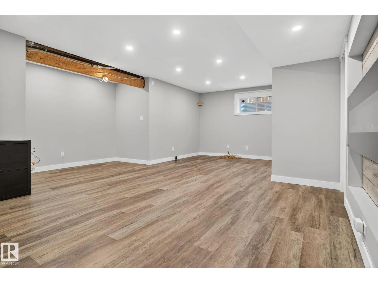 185 ERIN RIDGE DR