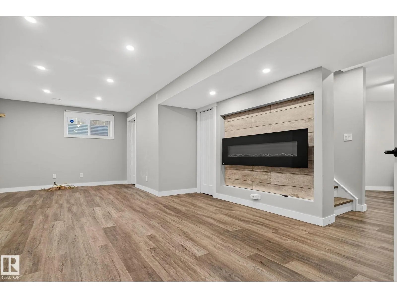 185 ERIN RIDGE DR