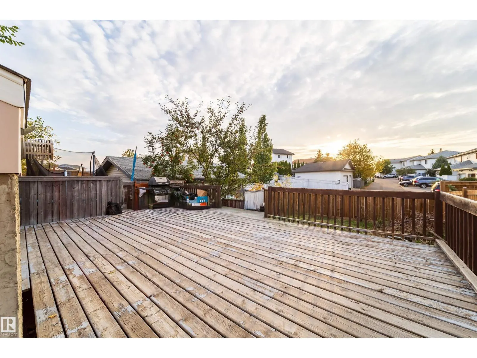 4004 37 ST NW