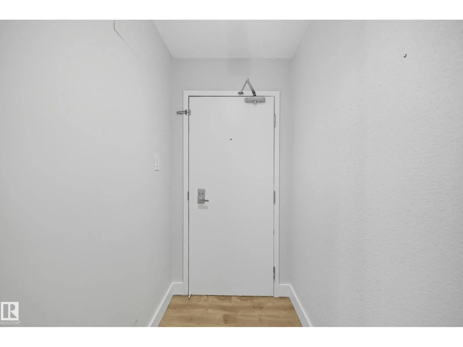 #801 9916 113 ST NW
