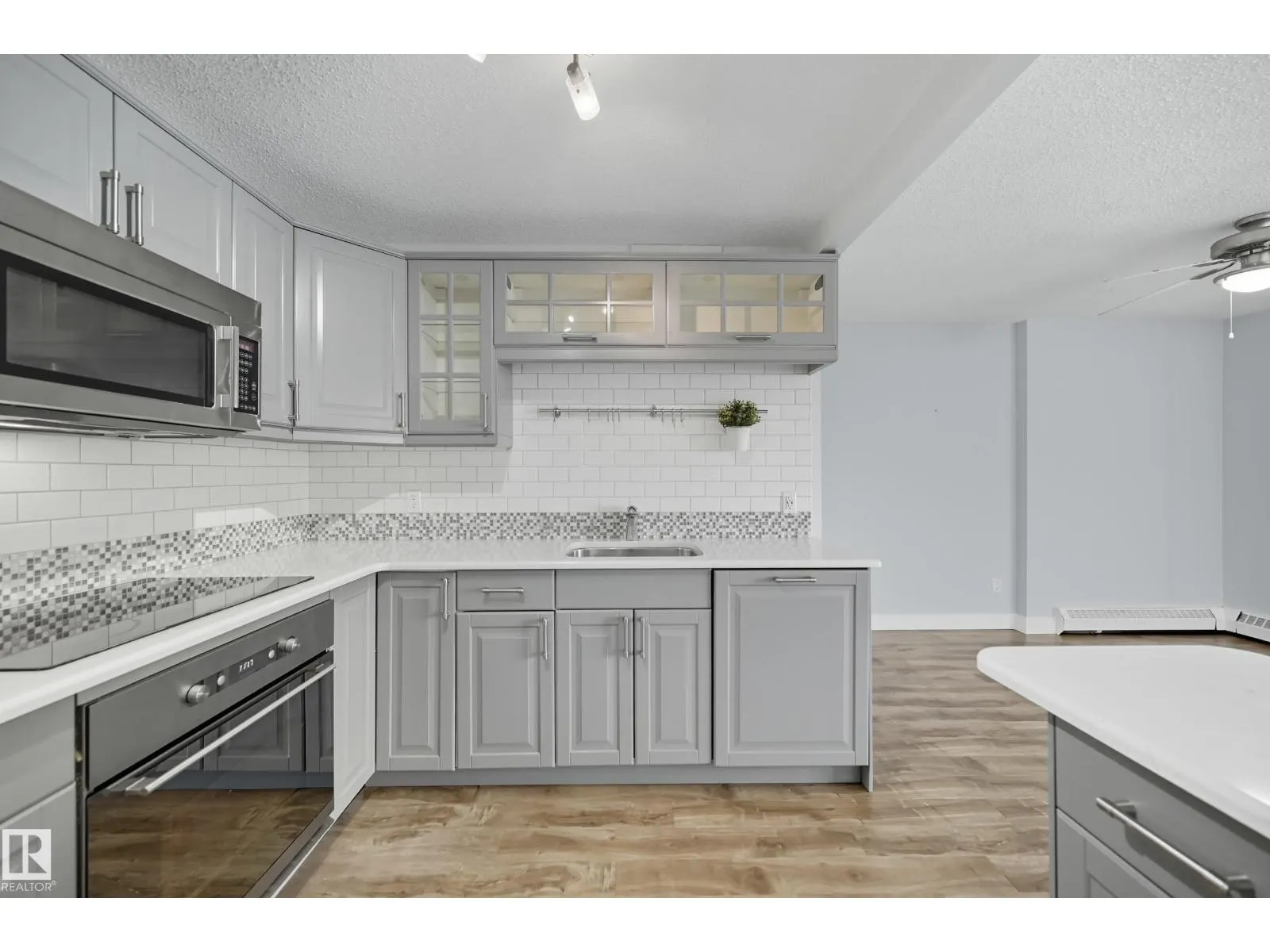 #801 9916 113 ST NW