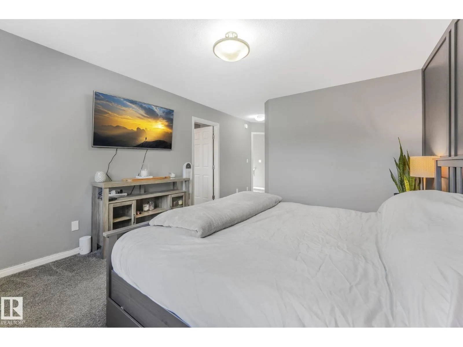 12828 207 ST NW