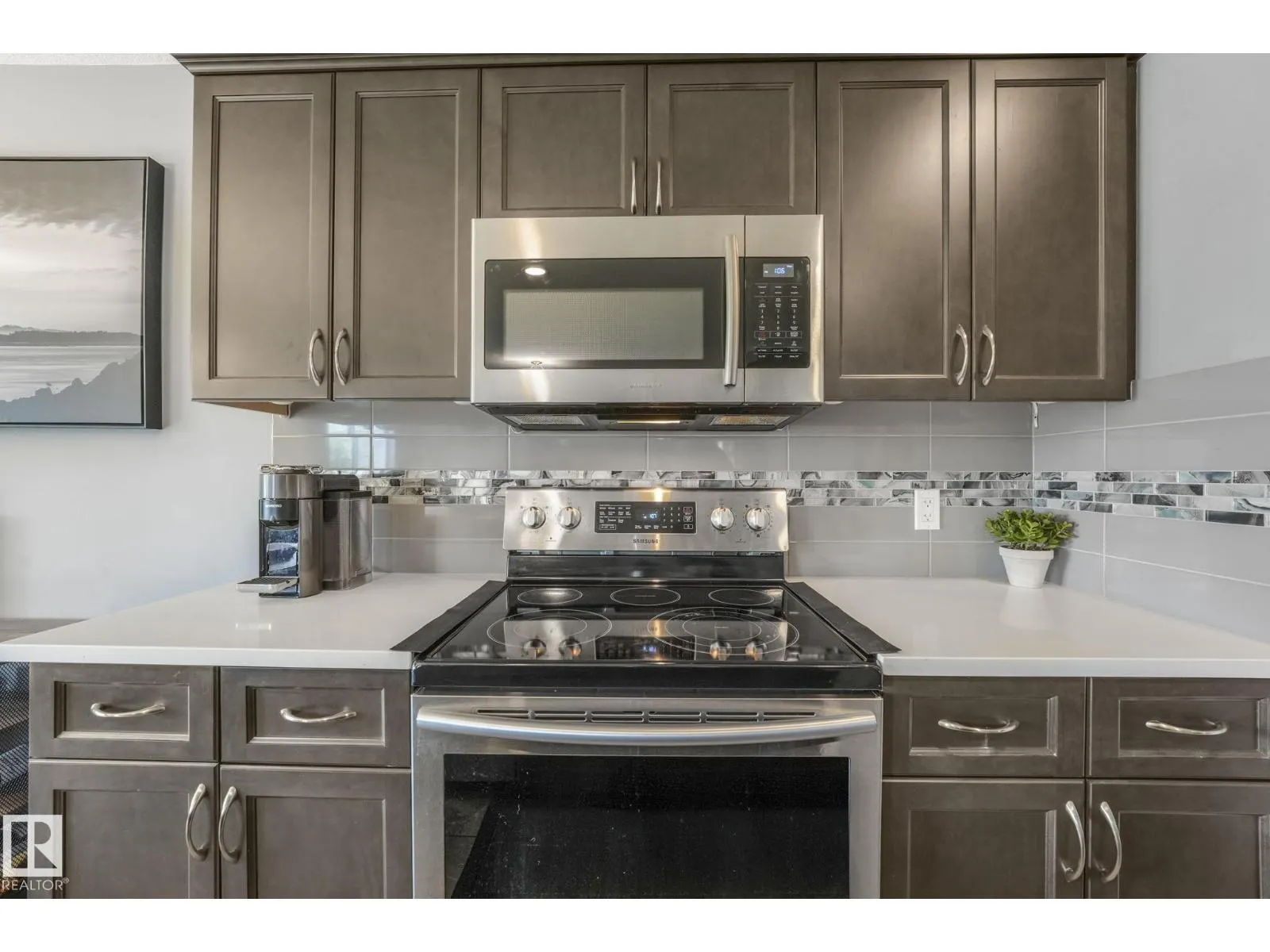 12828 207 ST NW