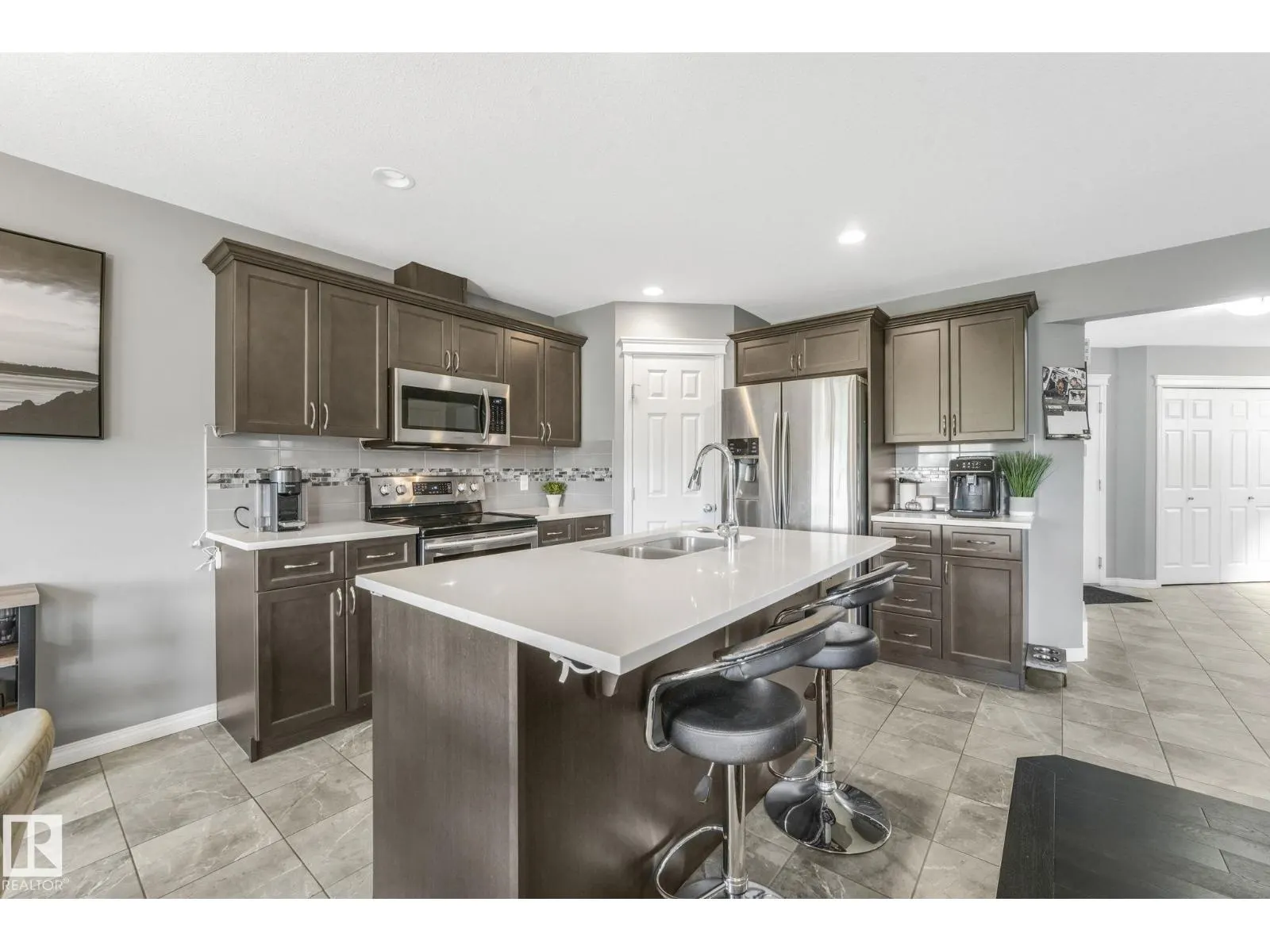 12828 207 ST NW