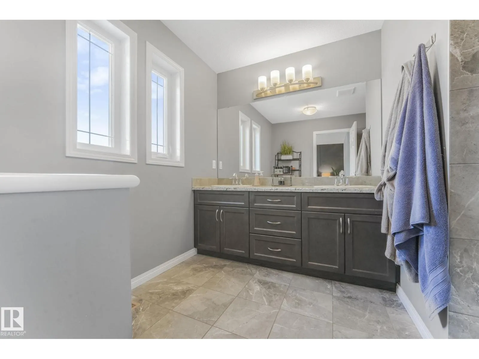 12828 207 ST NW