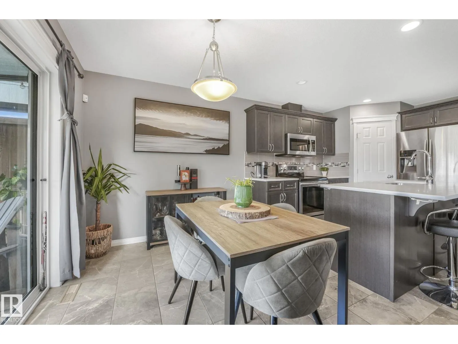 12828 207 ST NW
