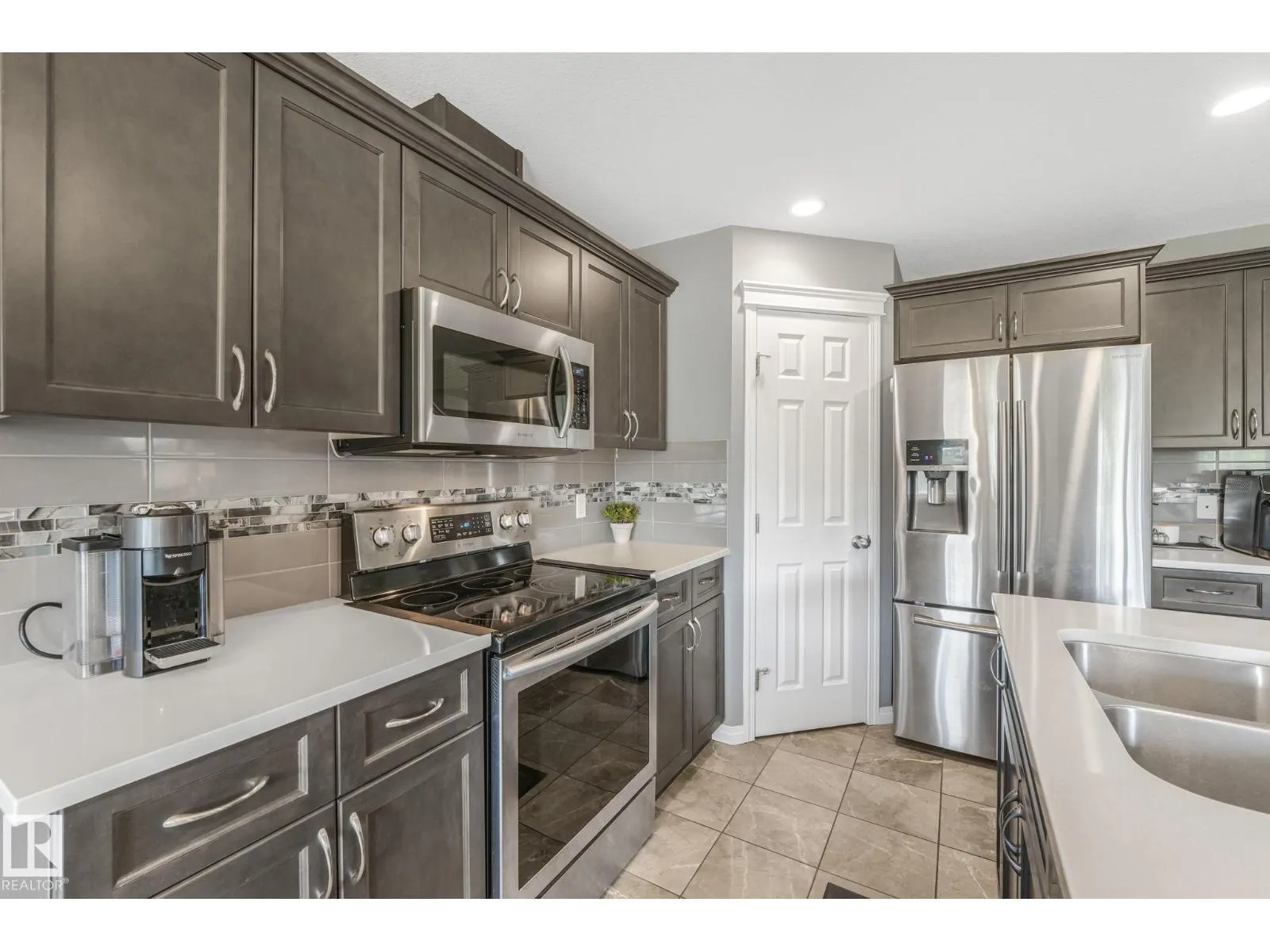 12828 207 ST NW