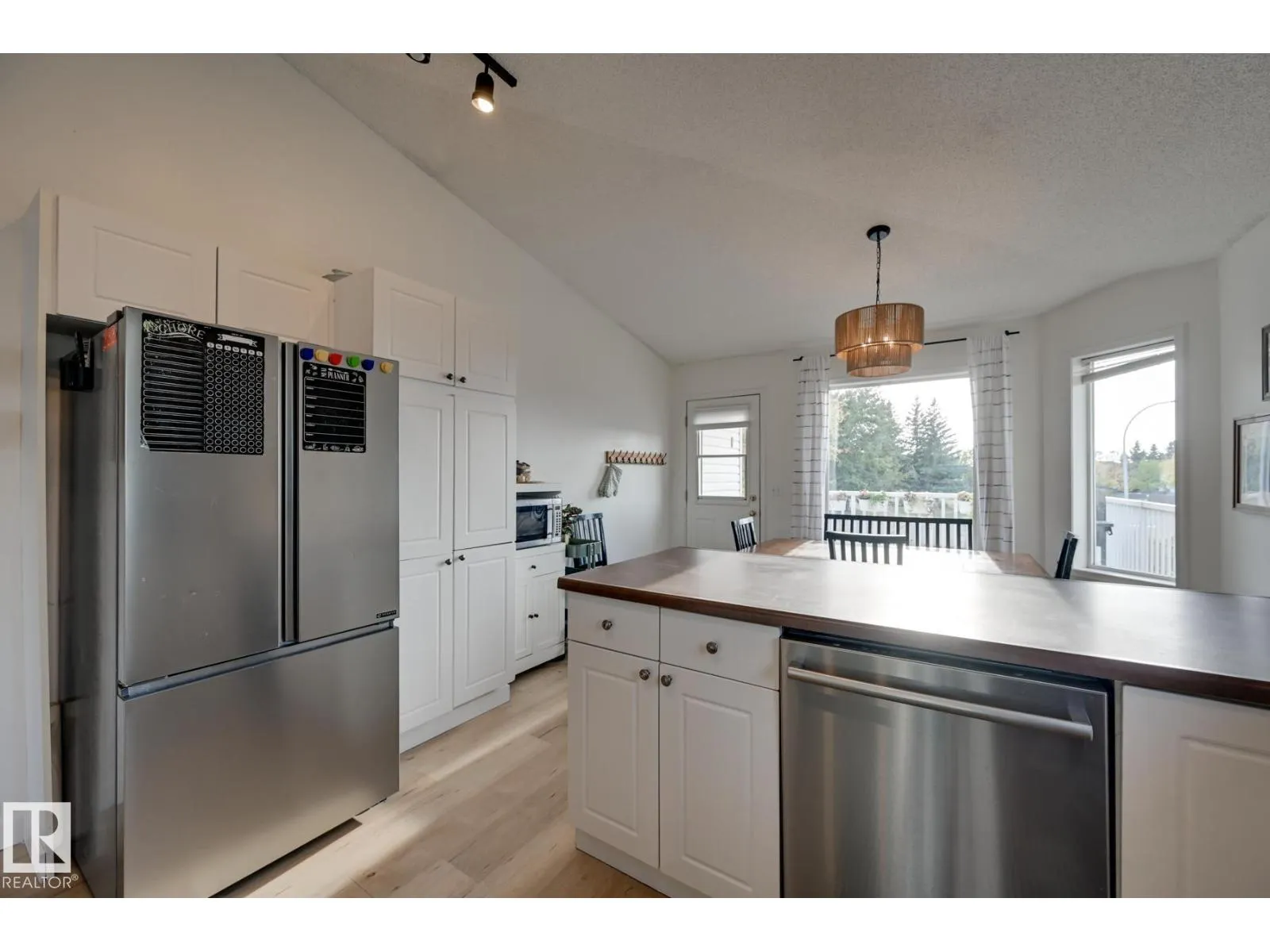2 WESTWOOD WY
