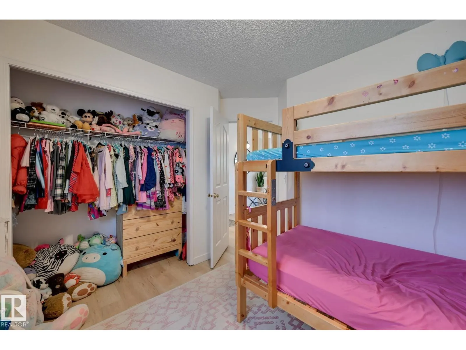 2 WESTWOOD WY
