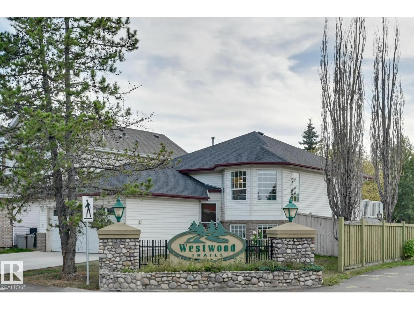 2 WESTWOOD WY