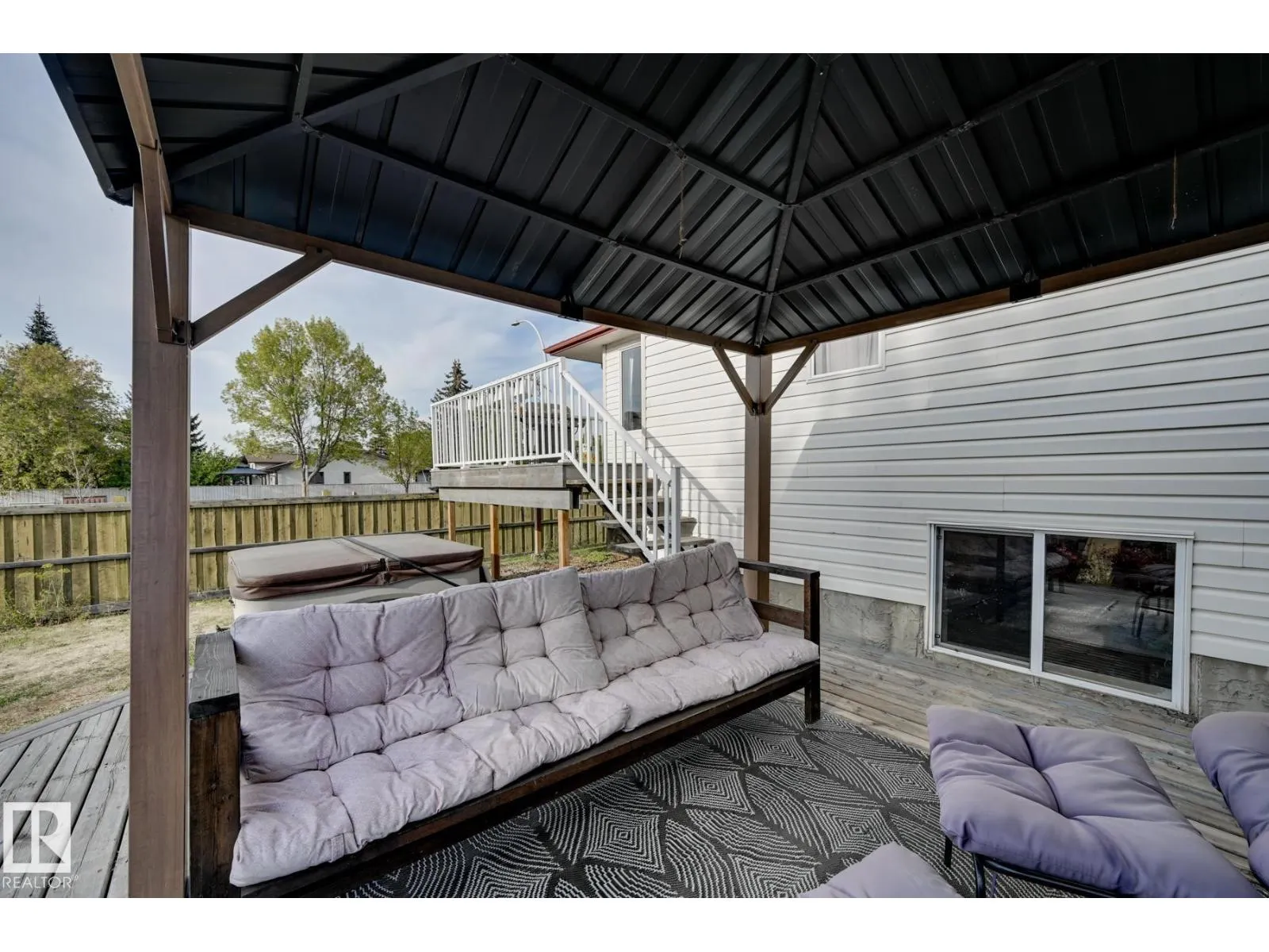 2 WESTWOOD WY
