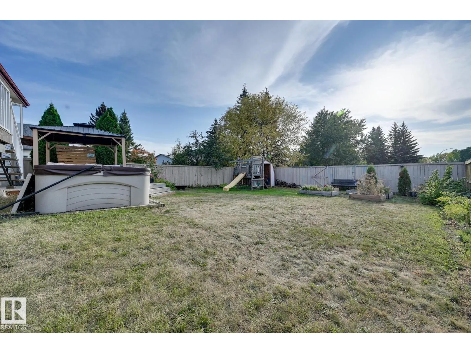 2 WESTWOOD WY