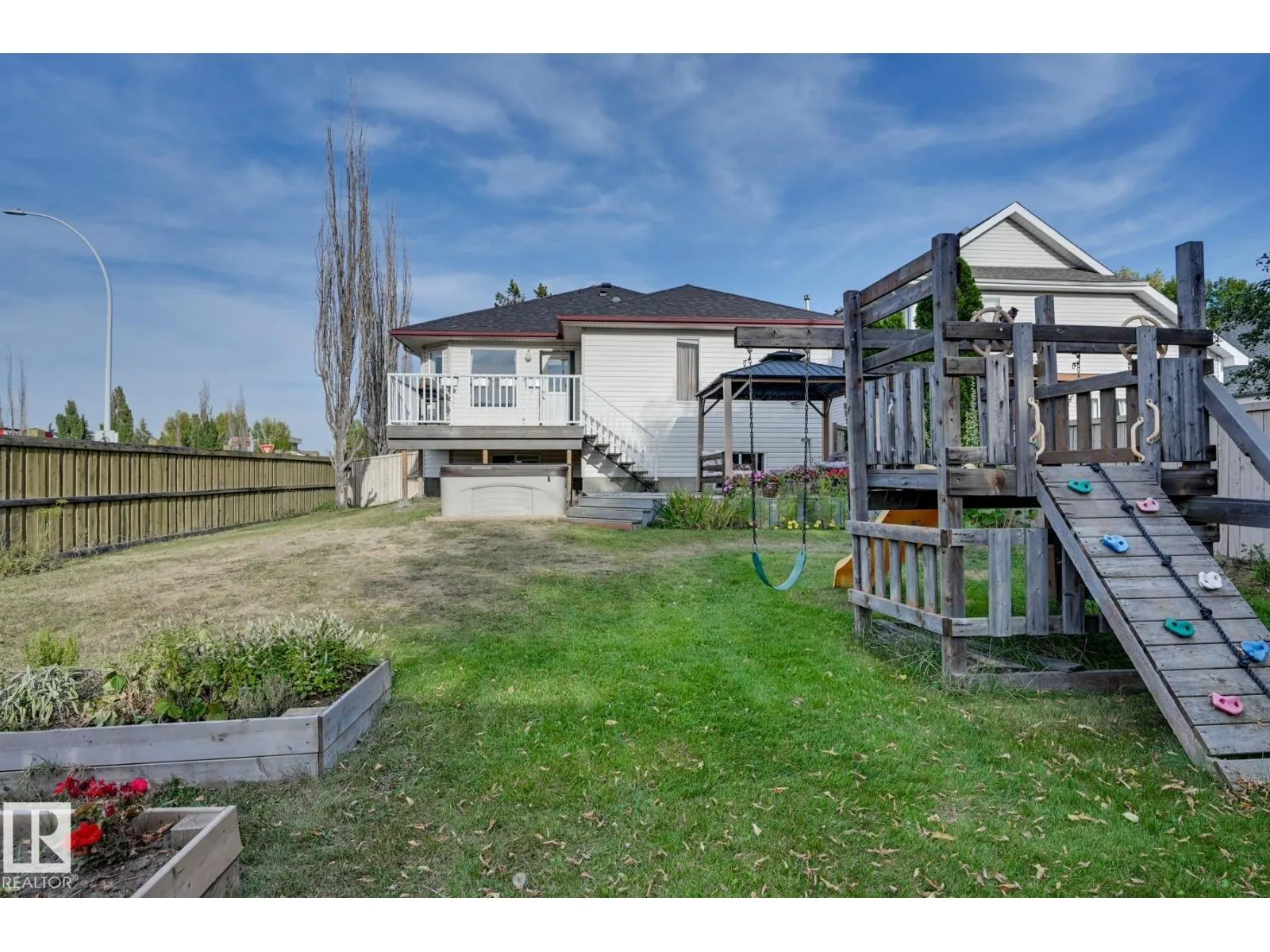 2 WESTWOOD WY