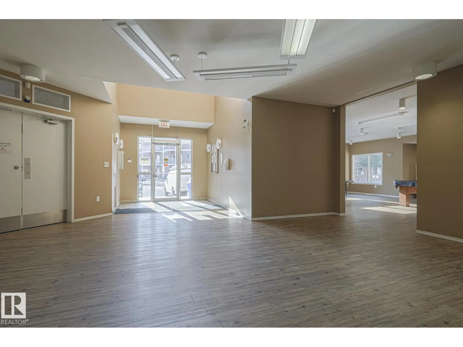 #101 4304 139 AV NW NW