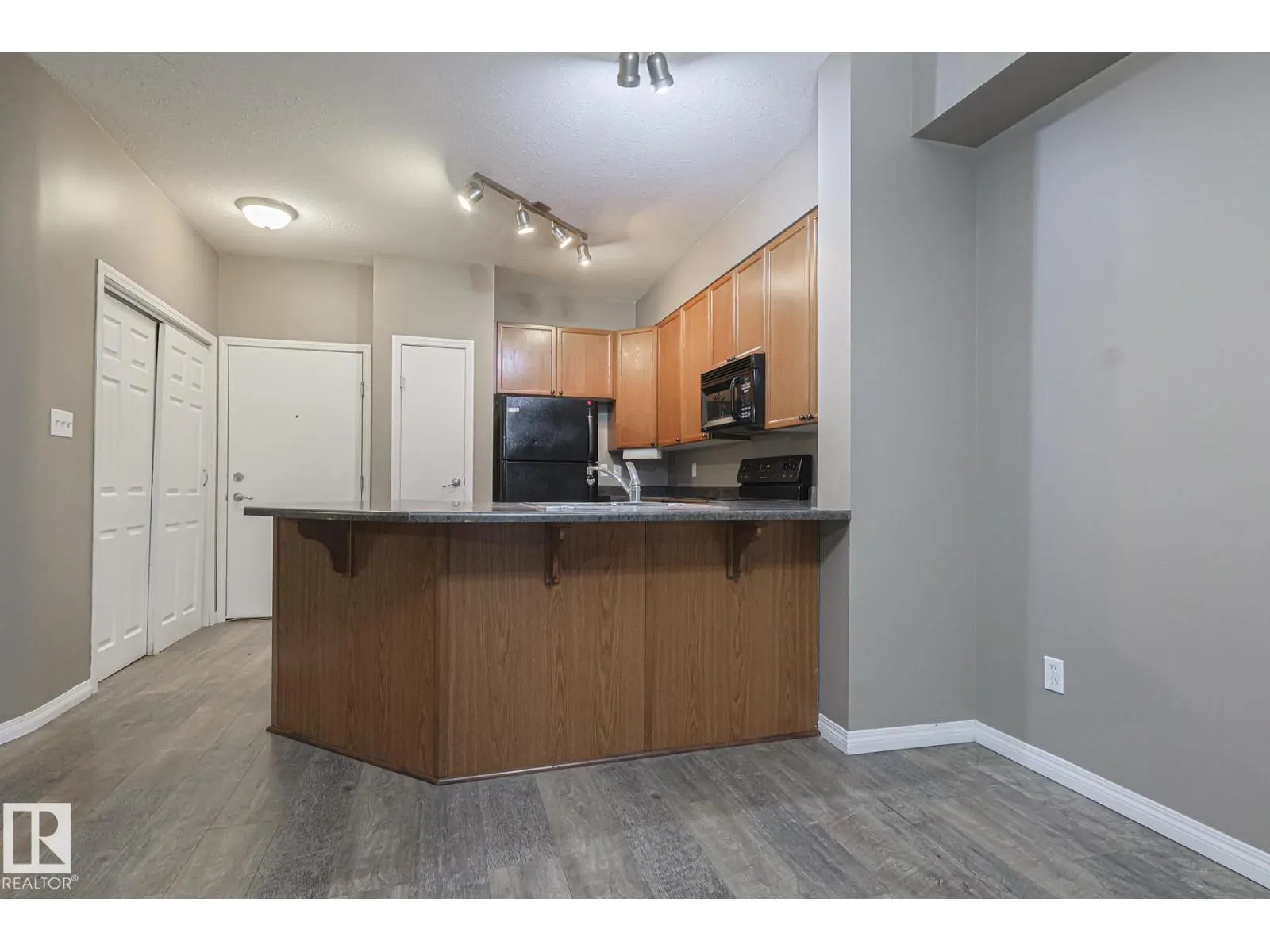 #101 4304 139 AV NW NW