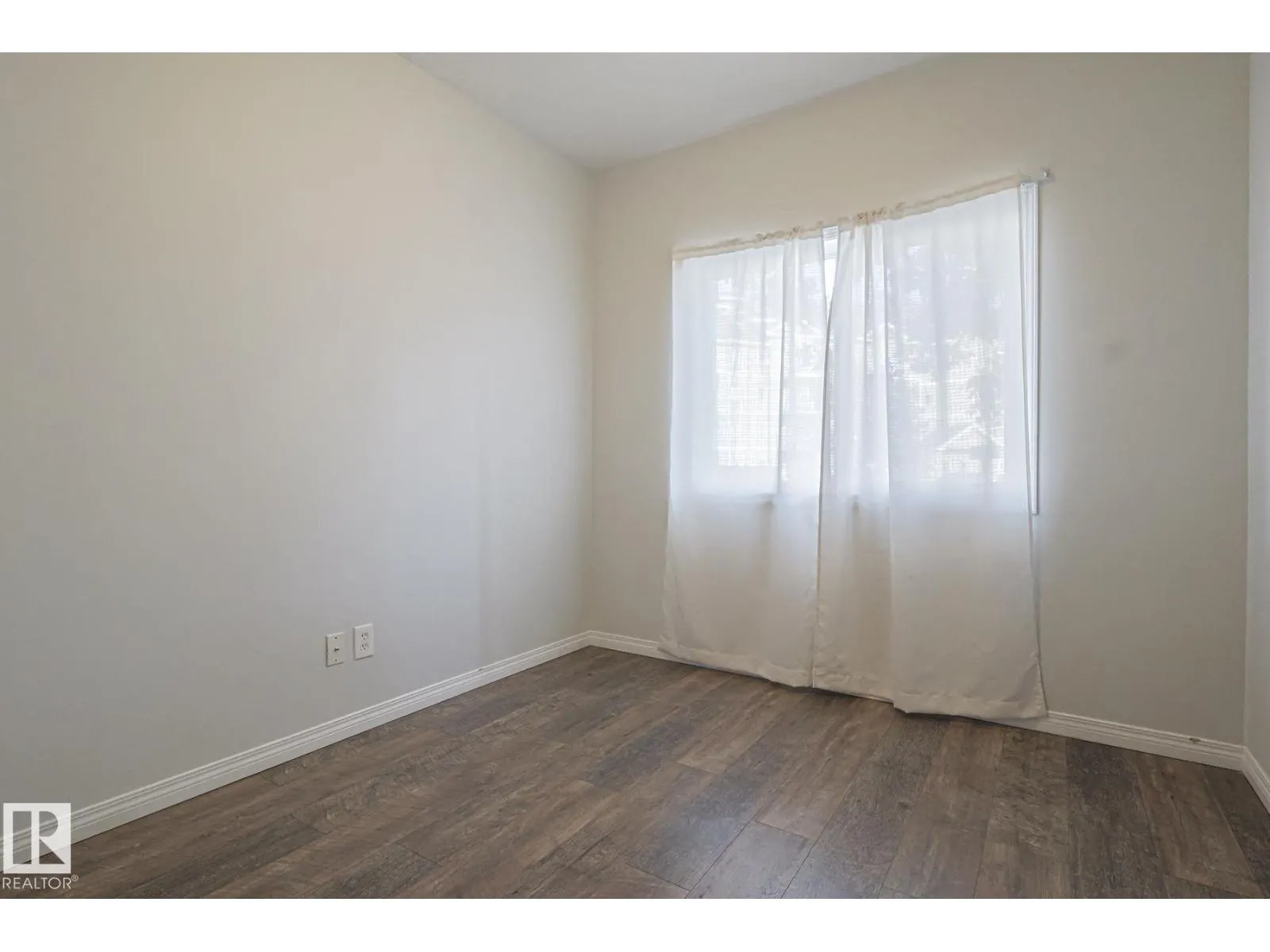 #101 4304 139 AV NW NW