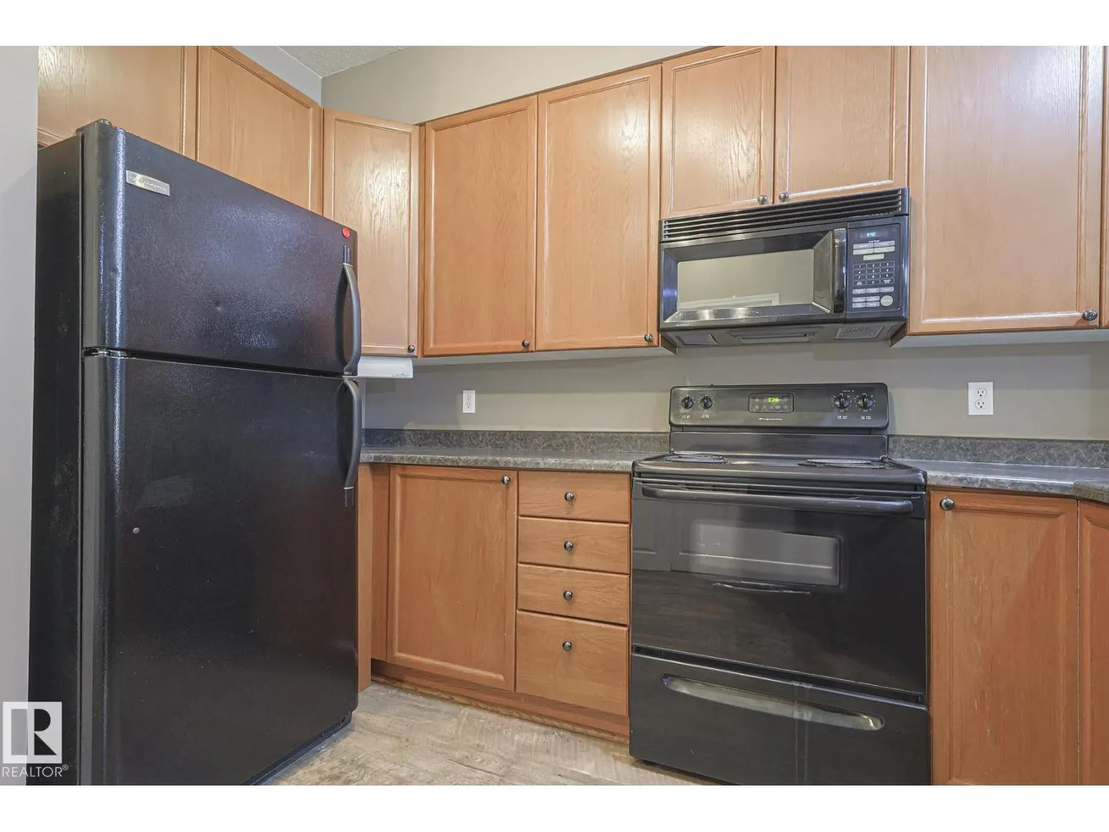 #101 4304 139 AV NW NW