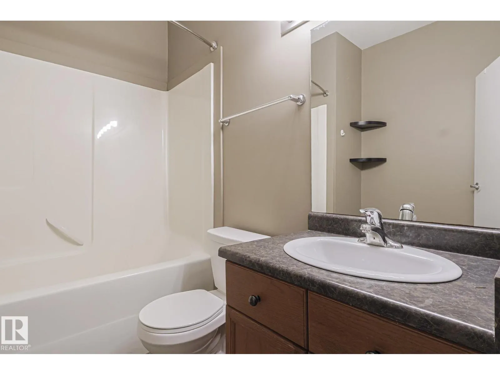 #101 4304 139 AV NW NW