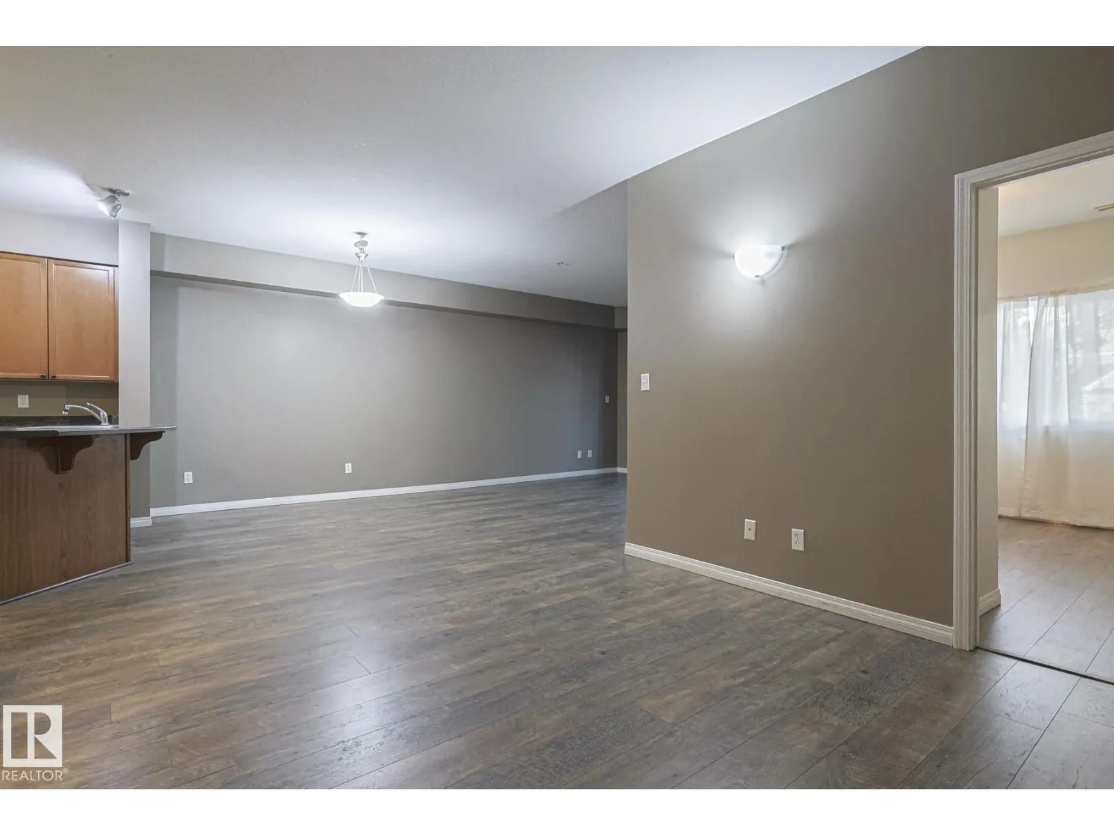 #101 4304 139 AV NW NW
