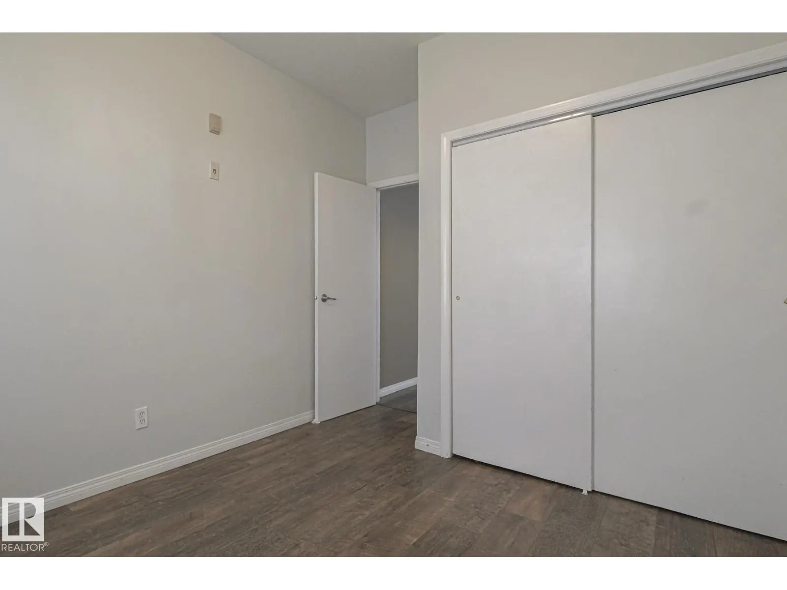 #101 4304 139 AV NW NW