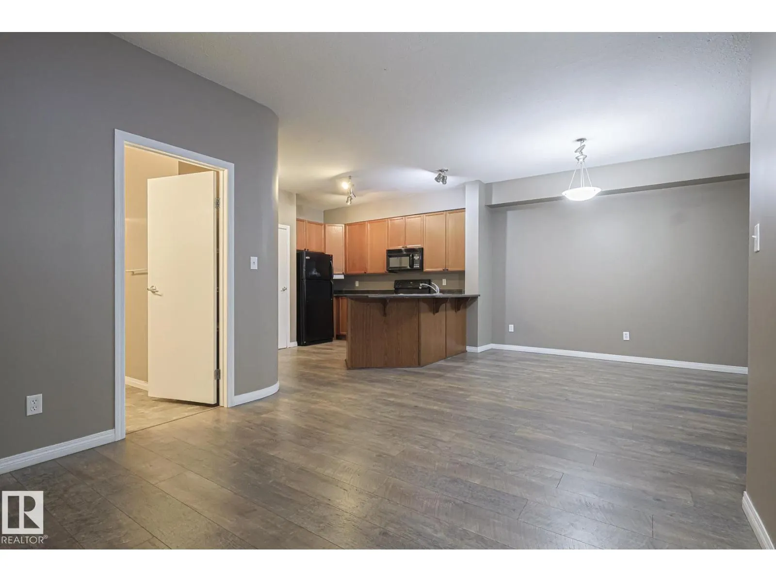 #101 4304 139 AV NW NW