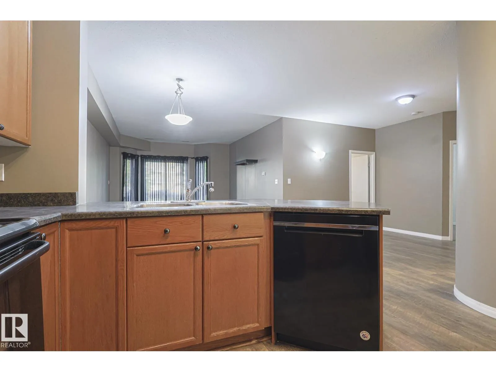 #101 4304 139 AV NW NW