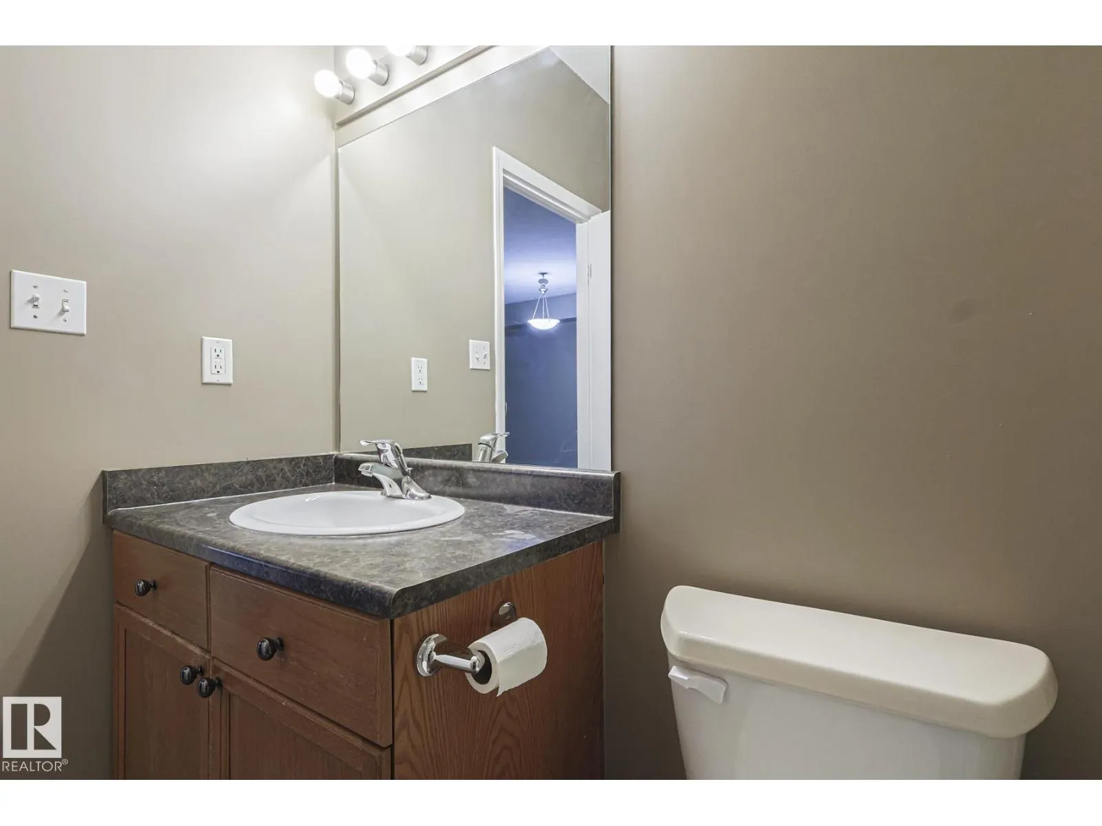 #101 4304 139 AV NW NW