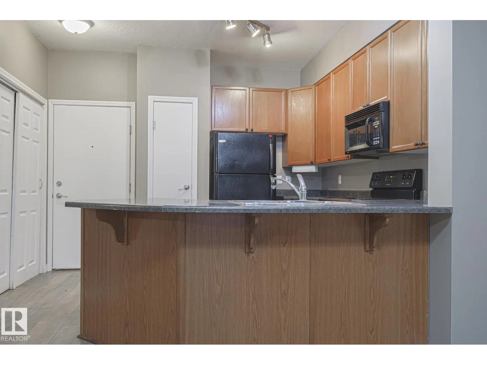 #101 4304 139 AV NW NW