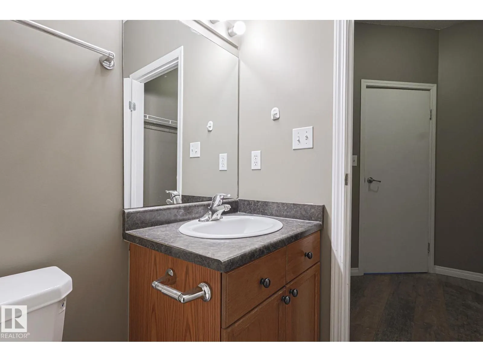 #101 4304 139 AV NW NW