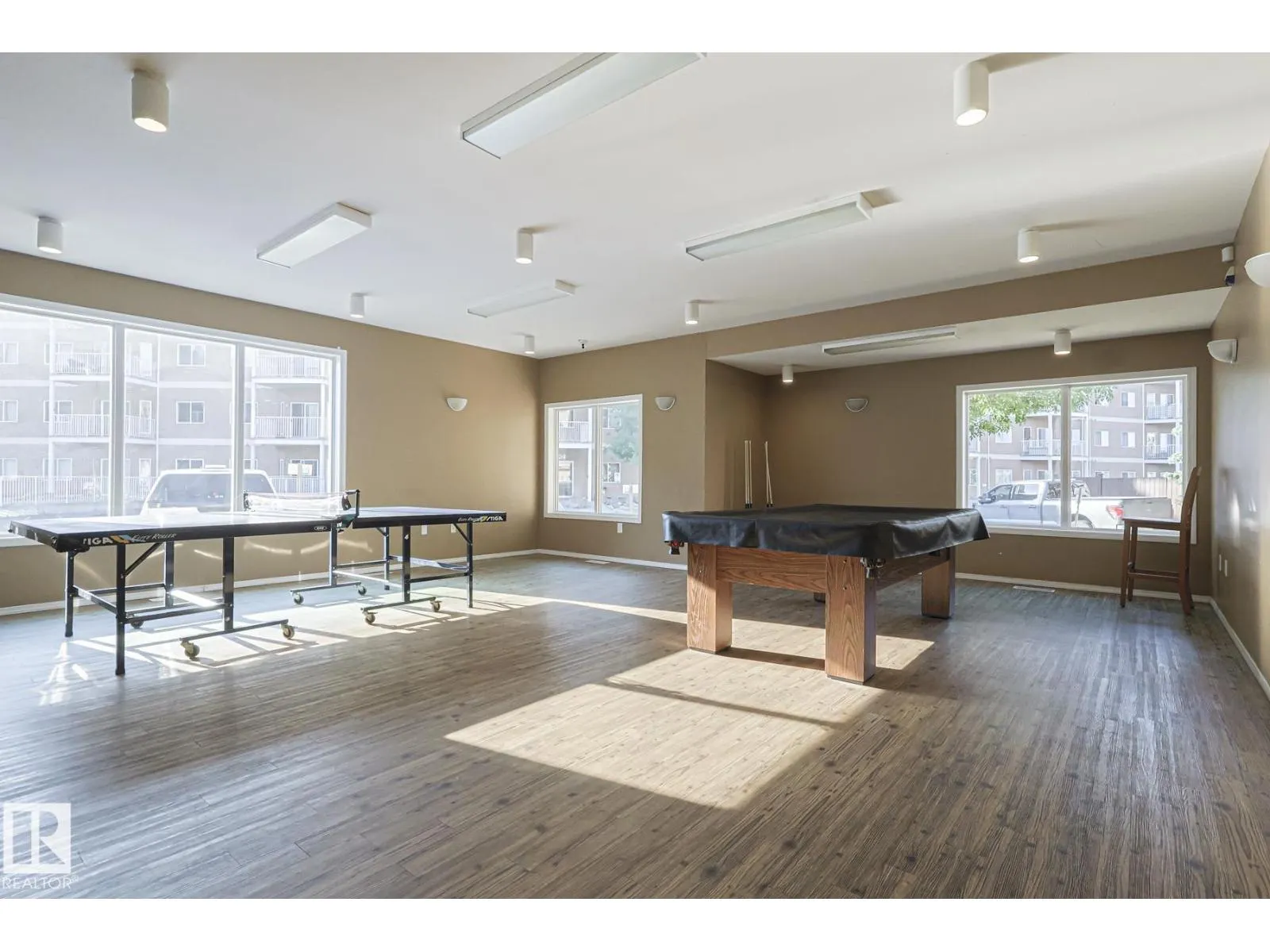 #101 4304 139 AV NW NW