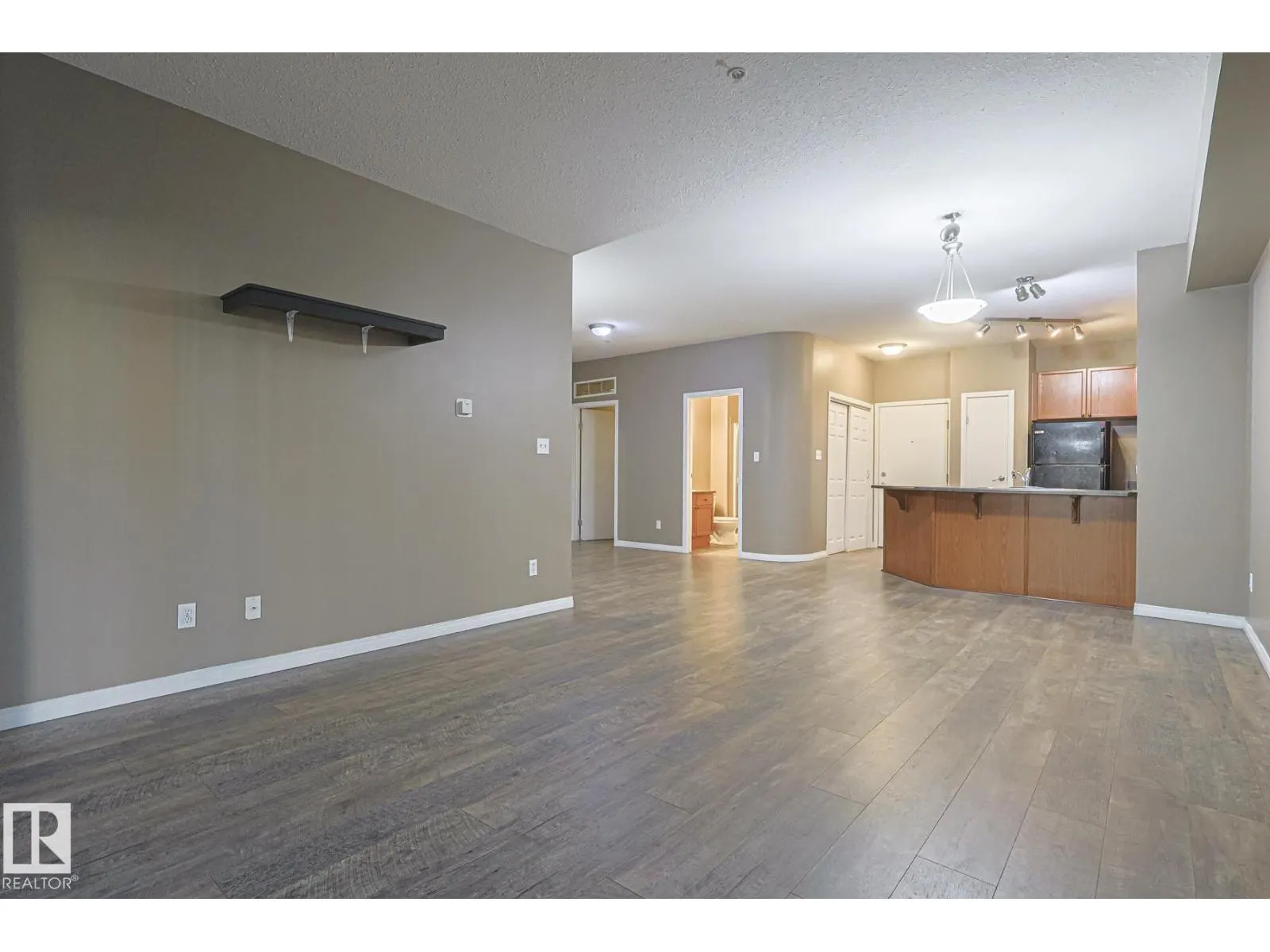 #101 4304 139 AV NW NW