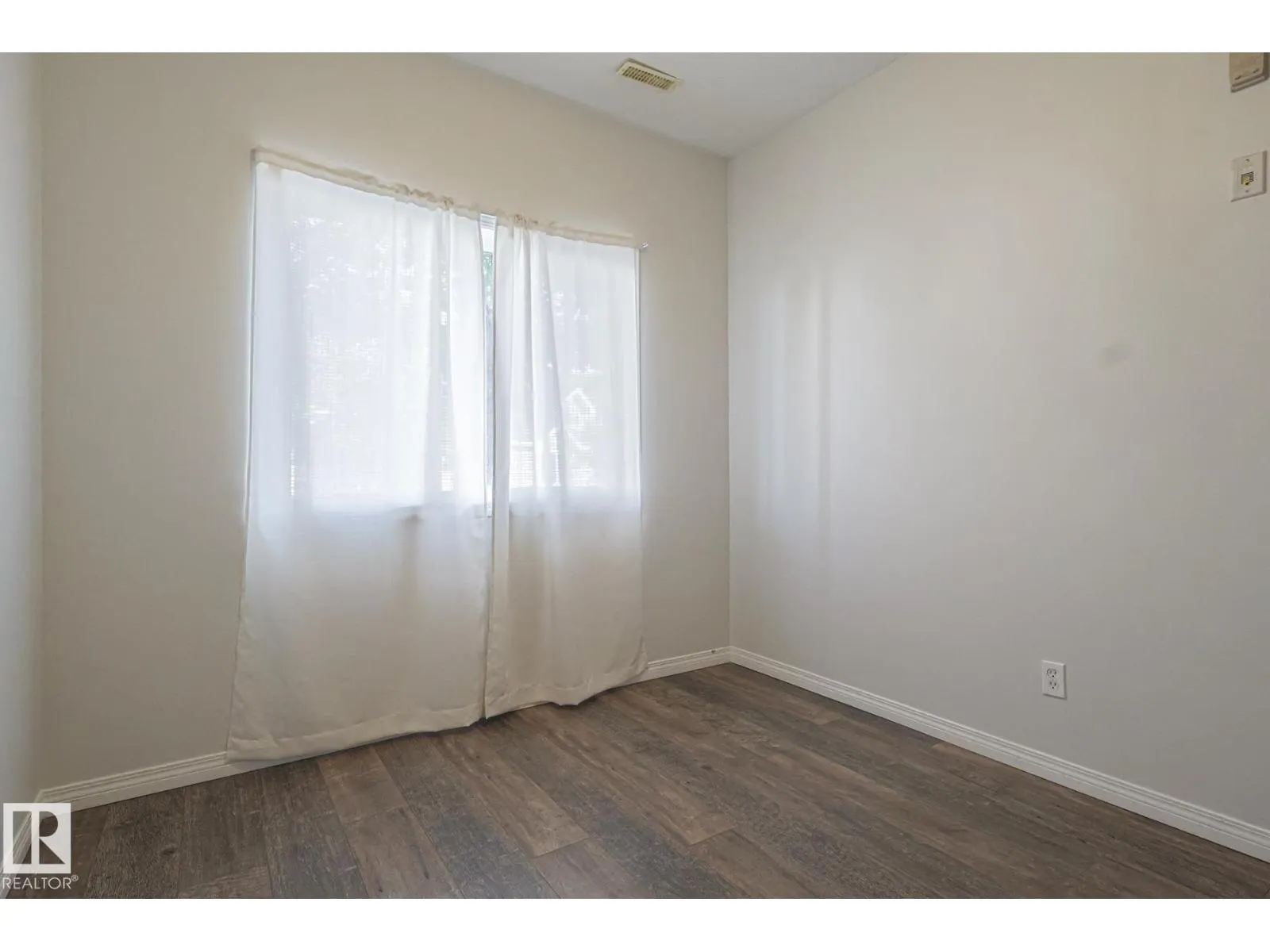 #101 4304 139 AV NW NW