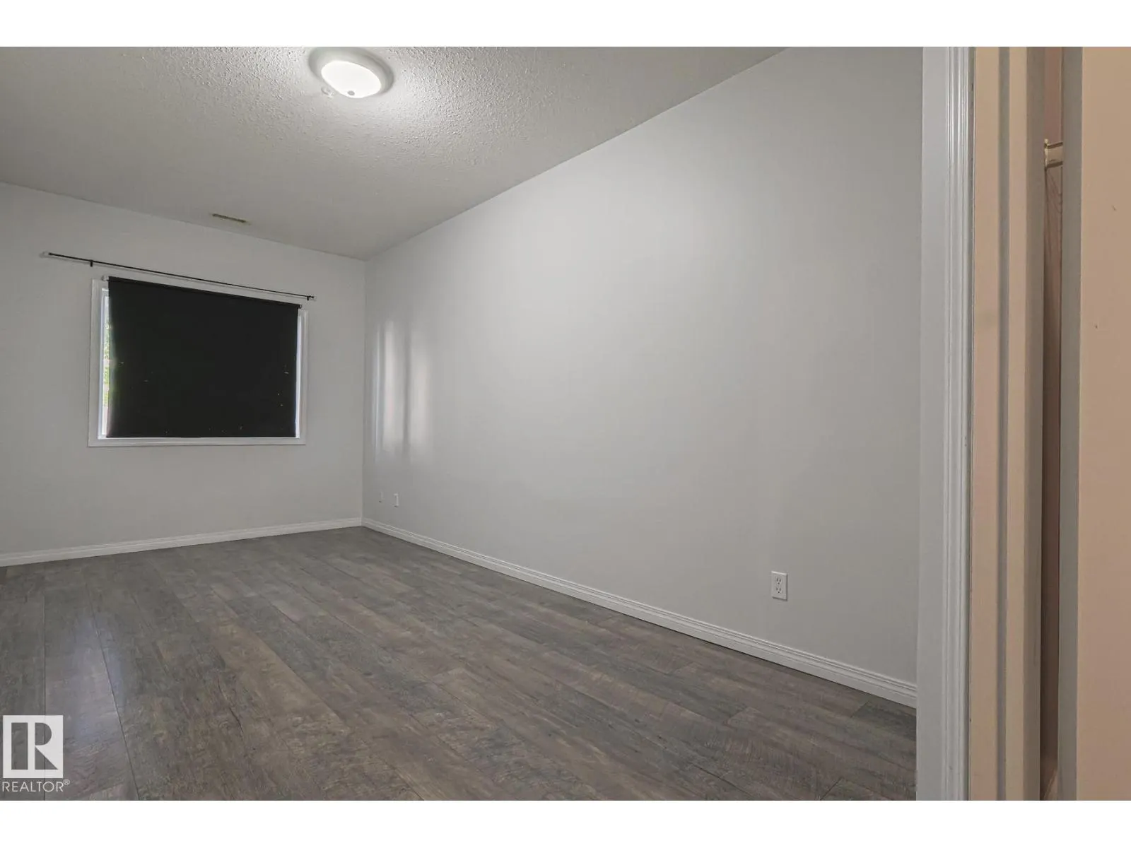 #101 4304 139 AV NW NW