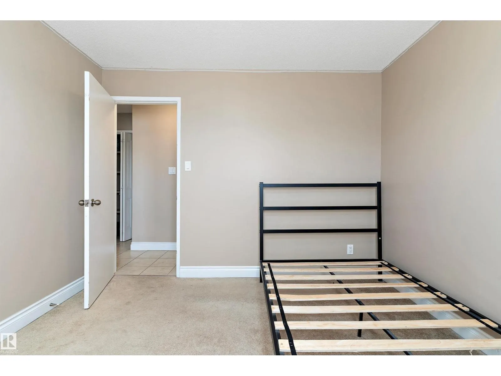 #303 10149 83 AV NW