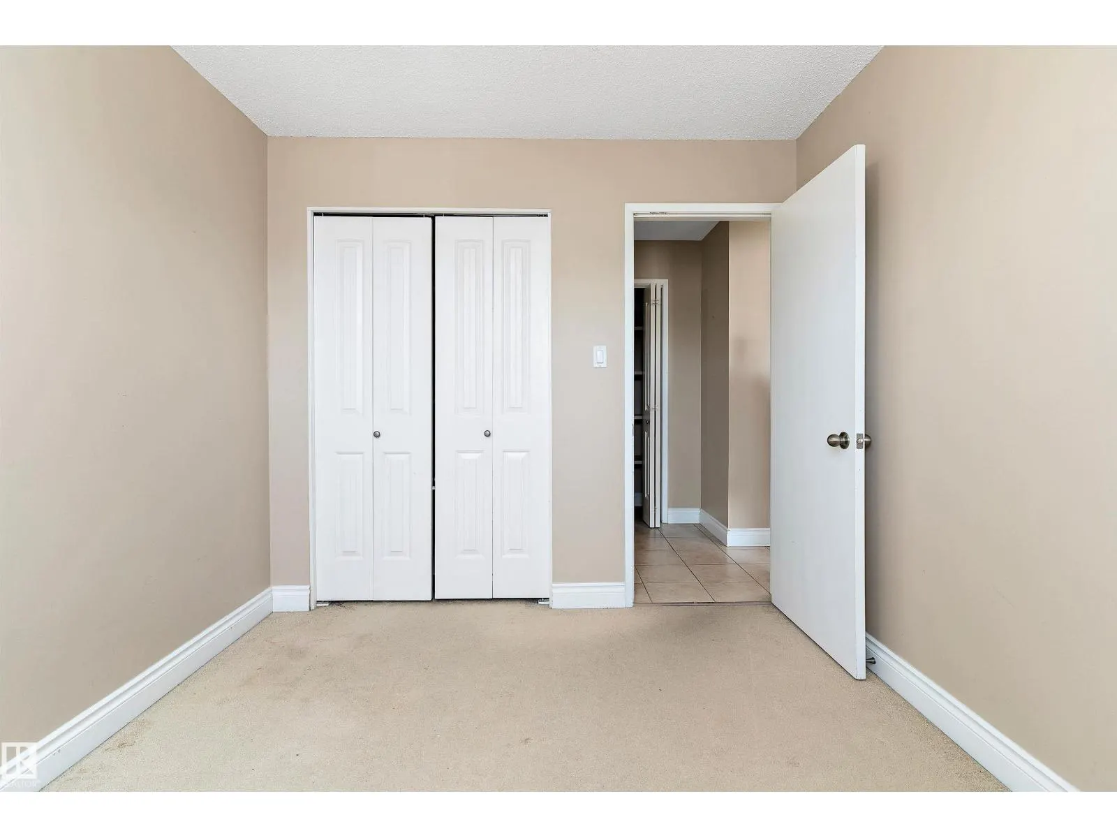 #303 10149 83 AV NW