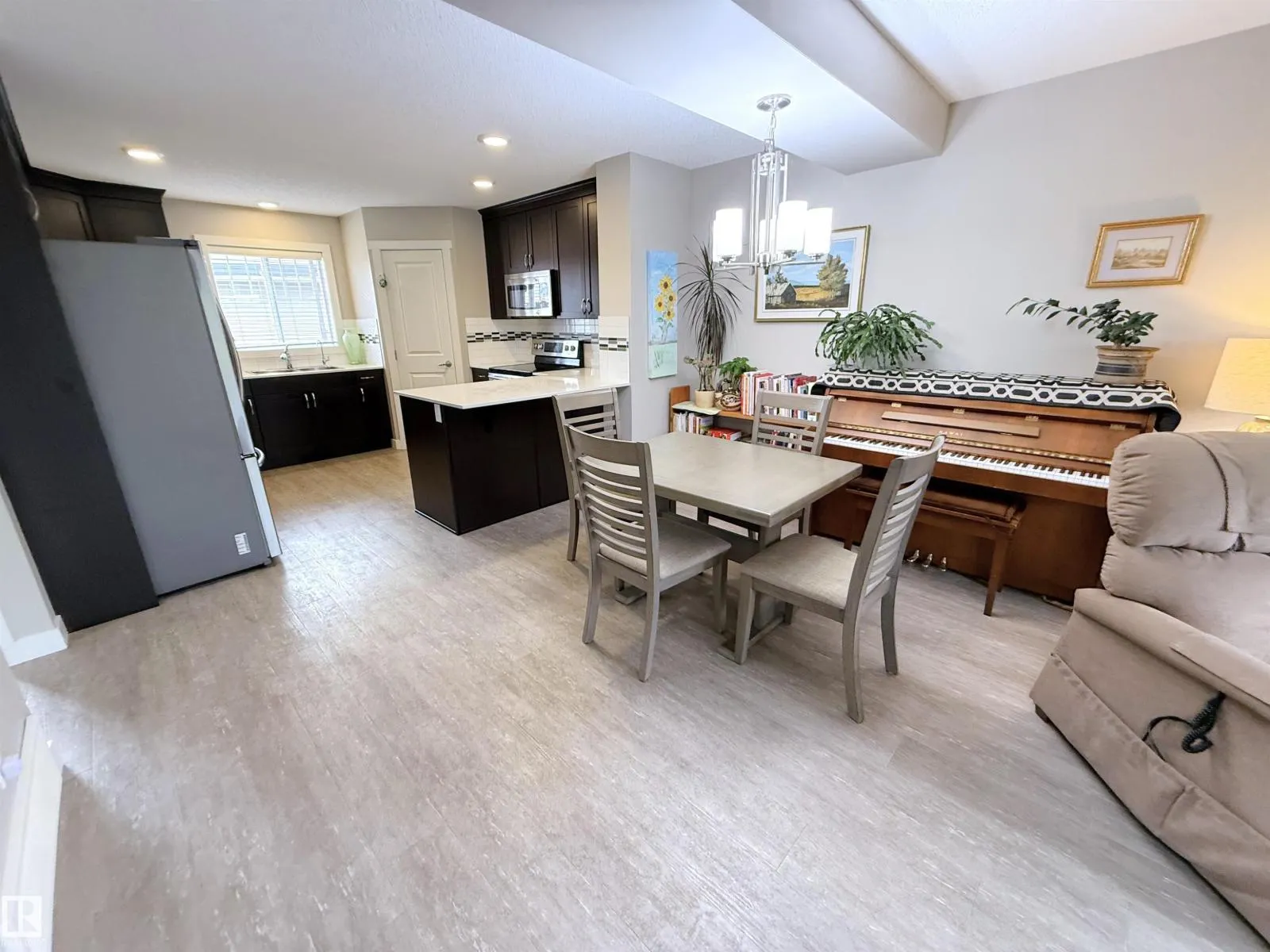 #41 50 MCLAUGHLIN DR