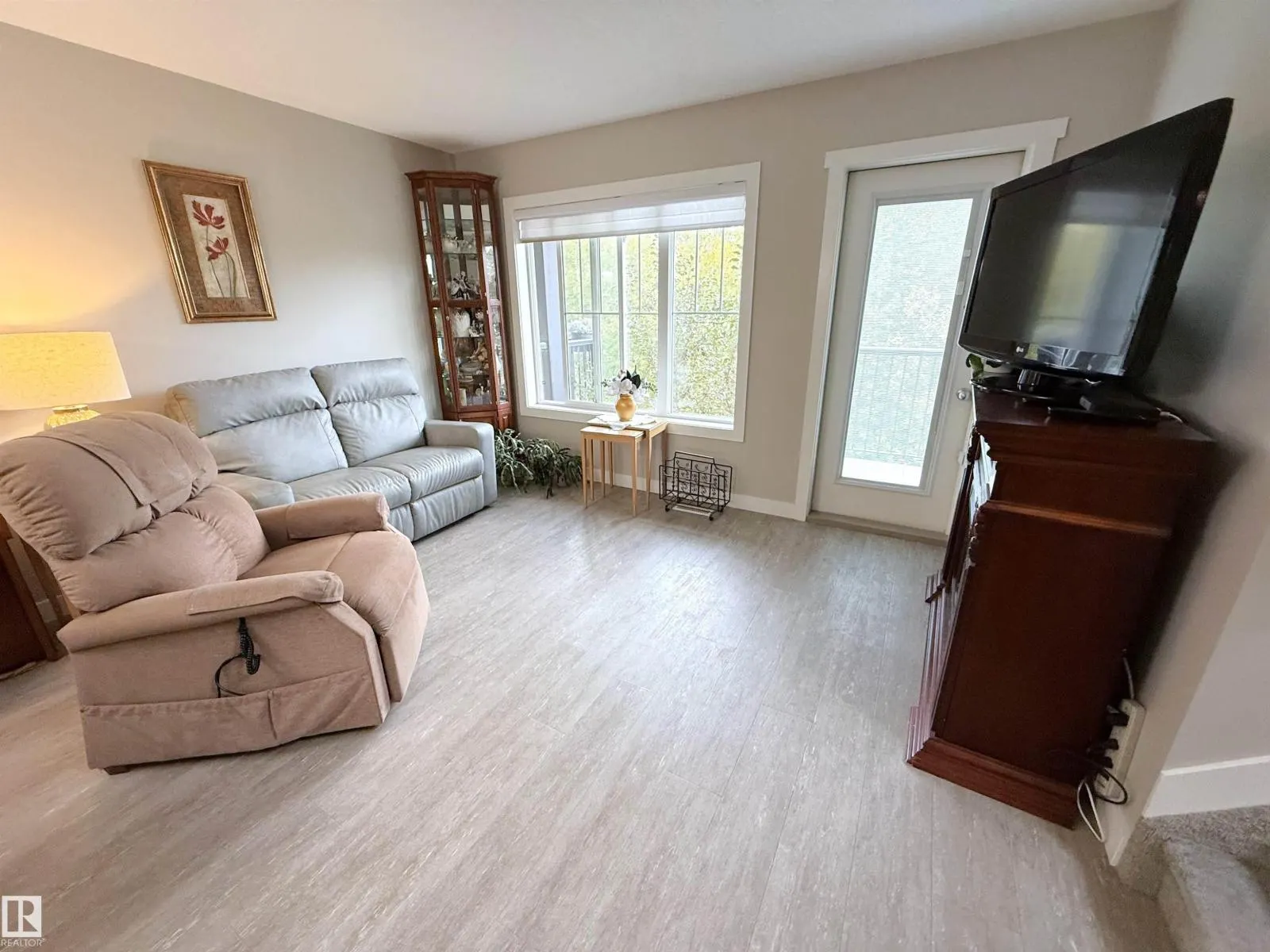 #41 50 MCLAUGHLIN DR