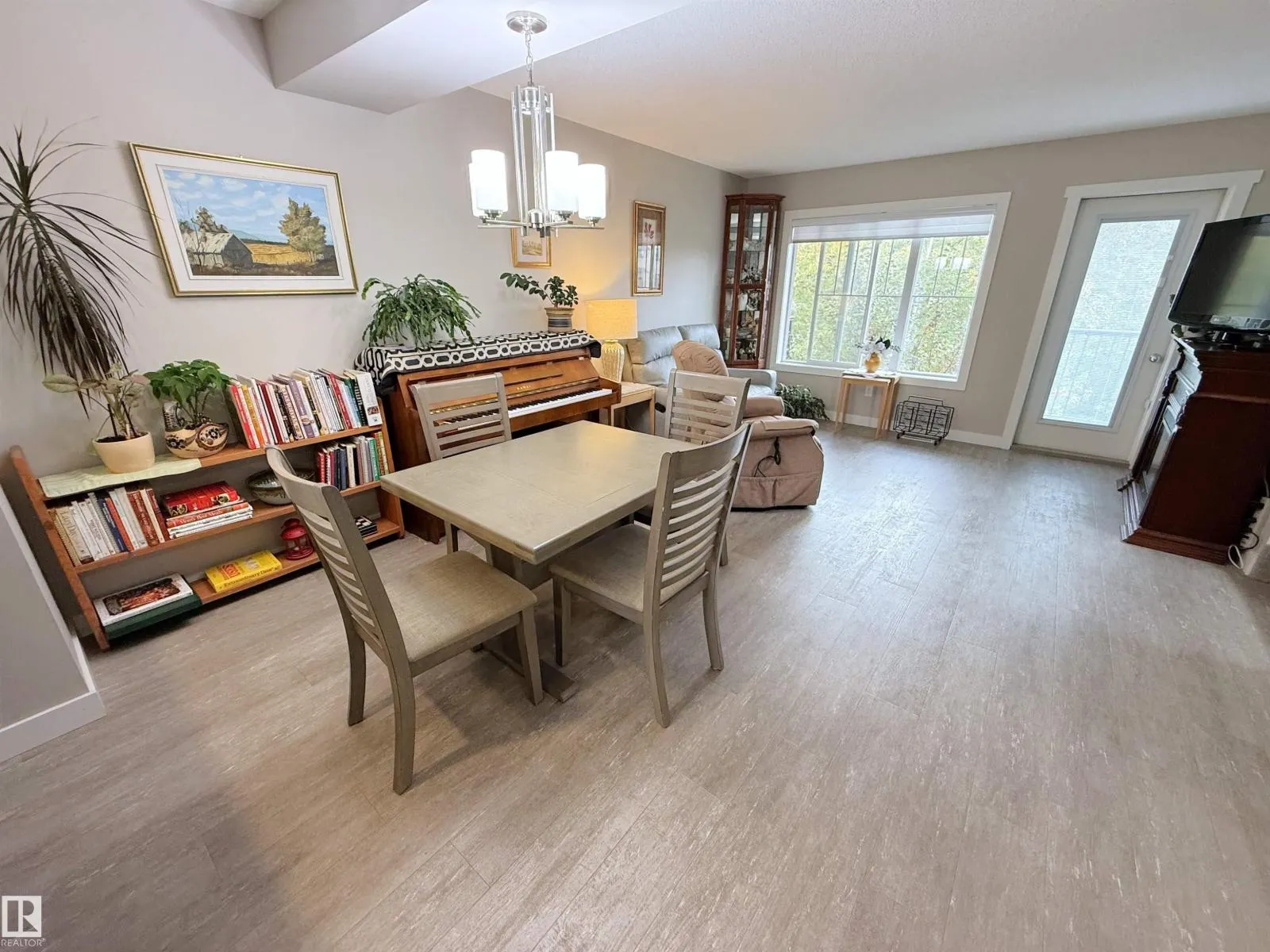 #41 50 MCLAUGHLIN DR