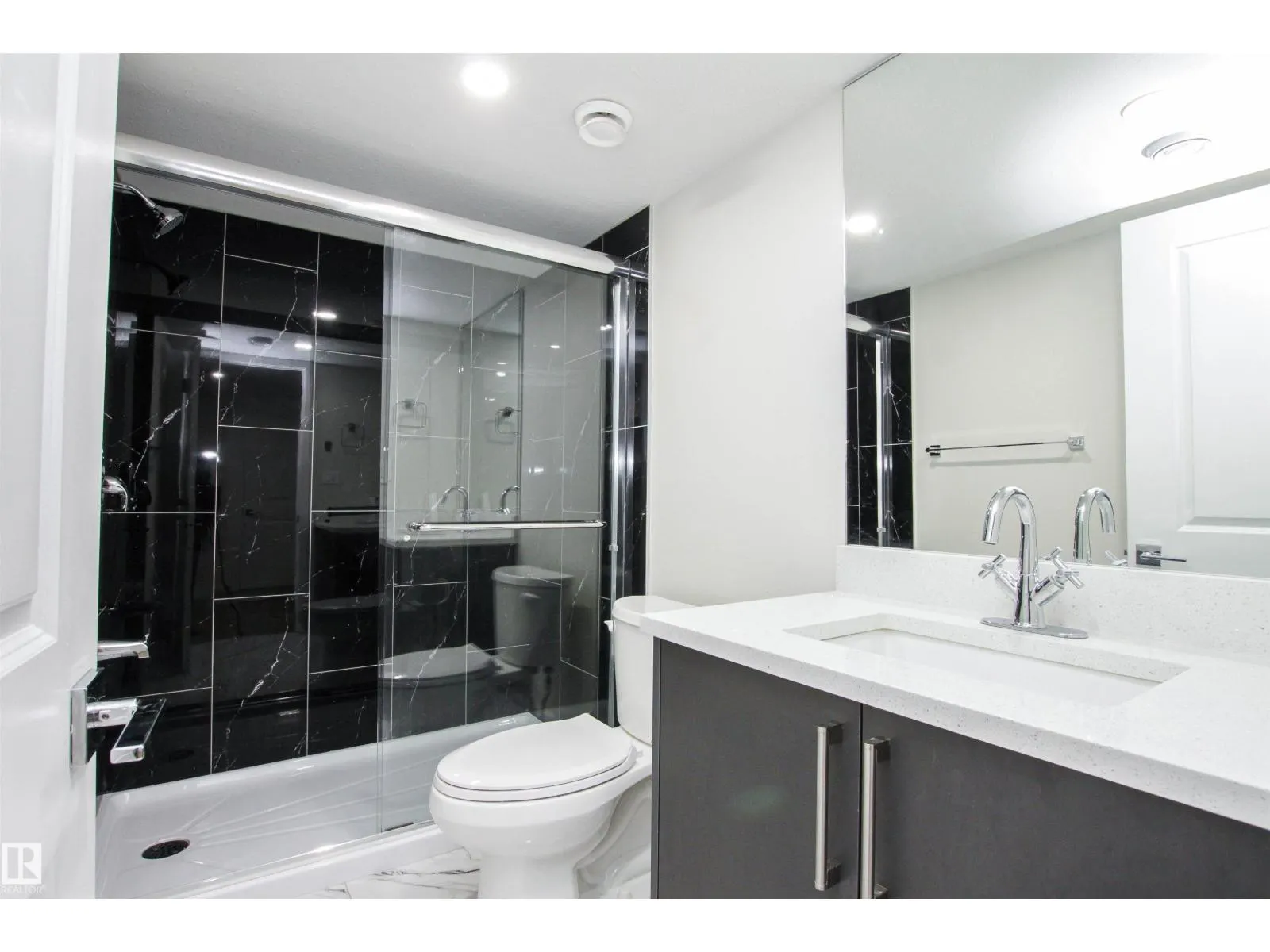 26 AMBLESIDE WY