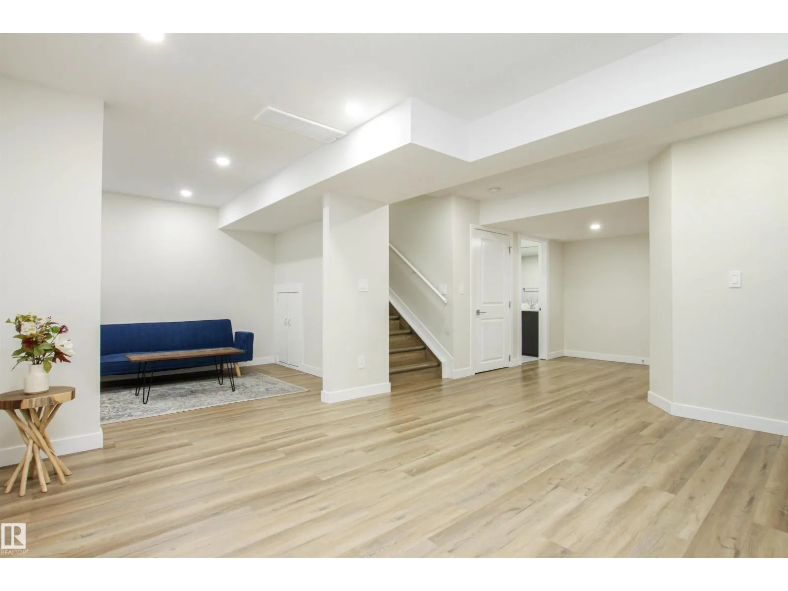26 AMBLESIDE WY