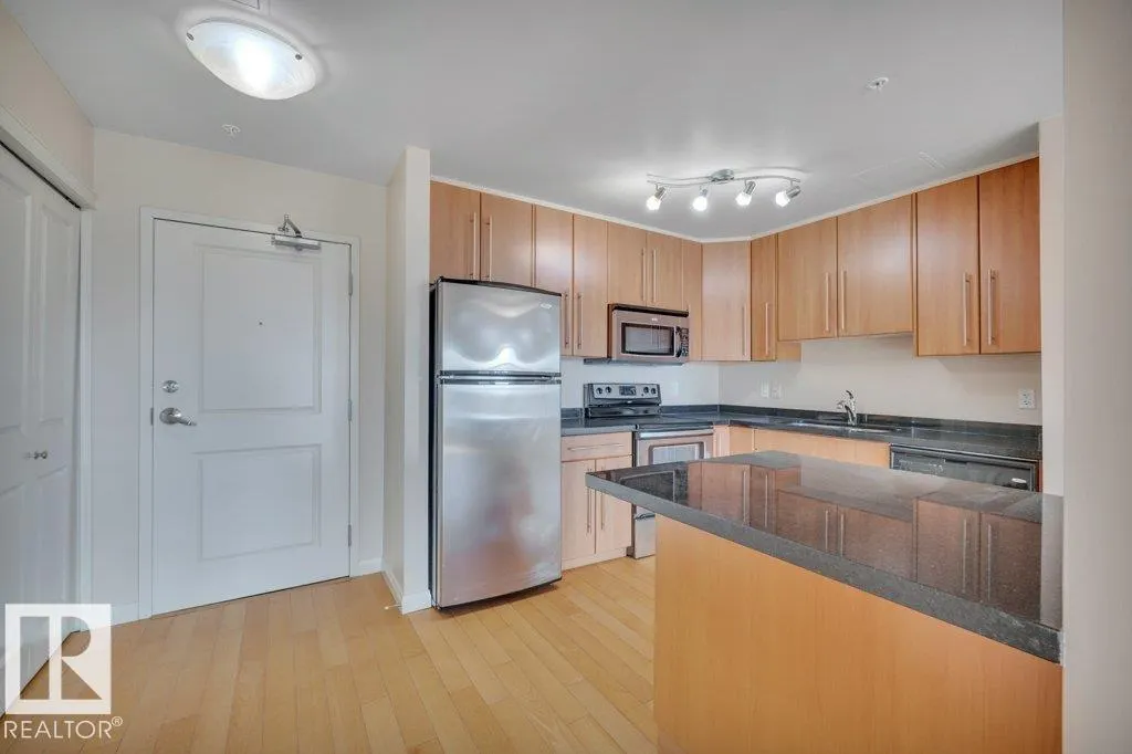 #904 9819 104 ST NW