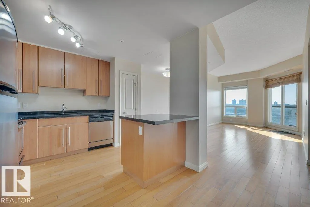 #904 9819 104 ST NW