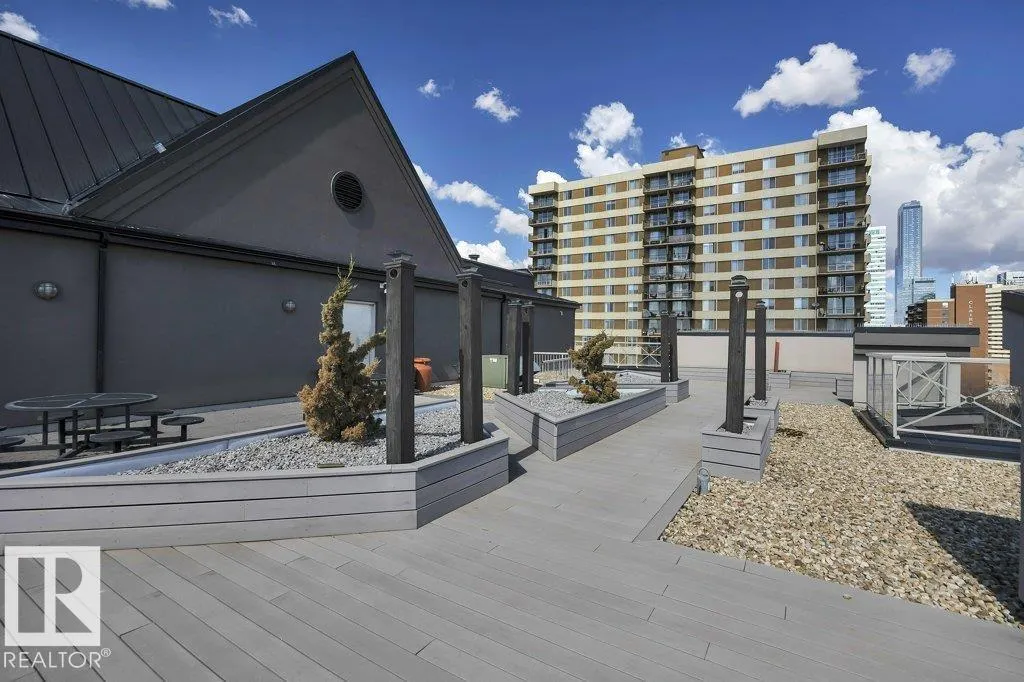 #904 9819 104 ST NW