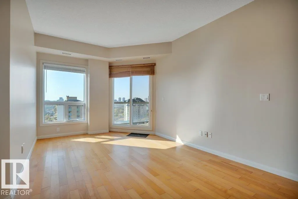 #904 9819 104 ST NW