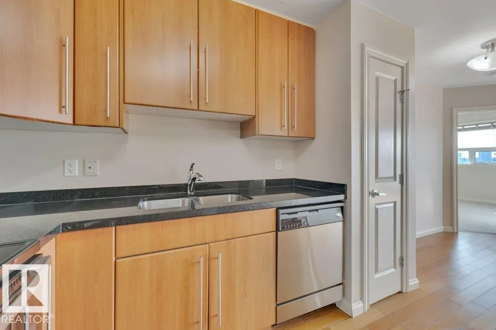 #904 9819 104 ST NW