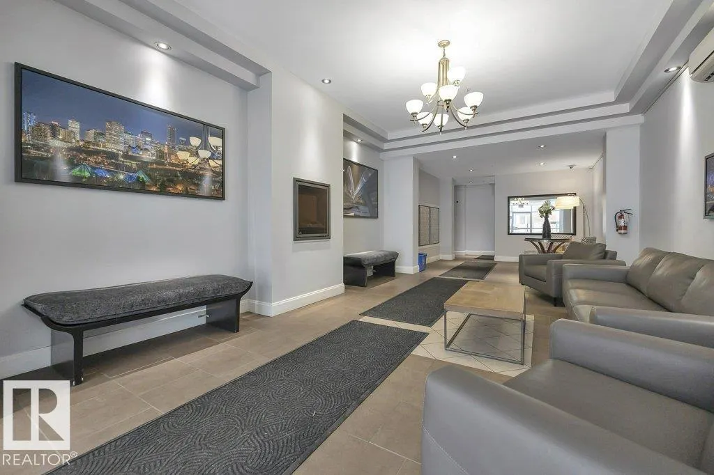 #904 9819 104 ST NW