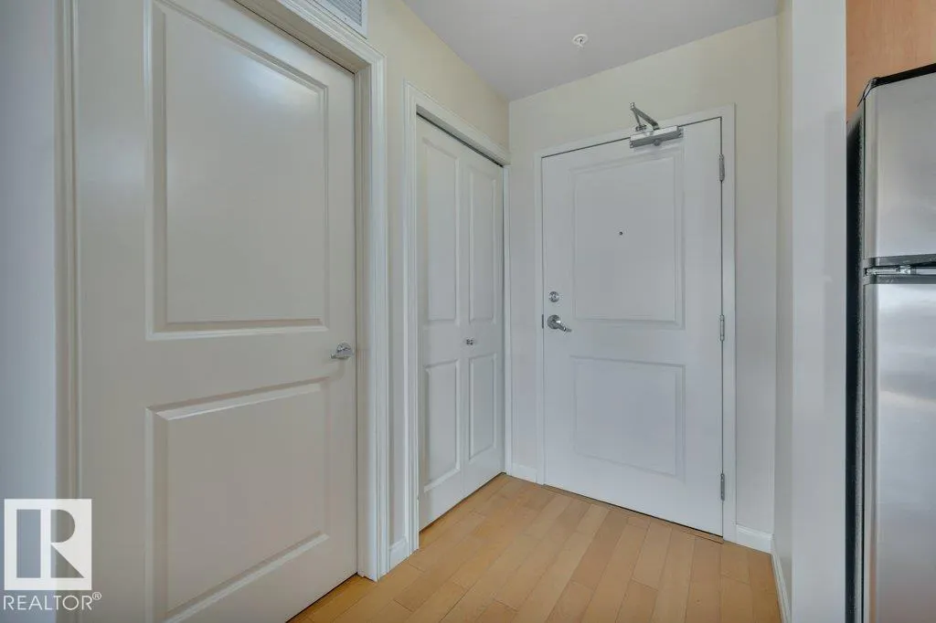 #904 9819 104 ST NW