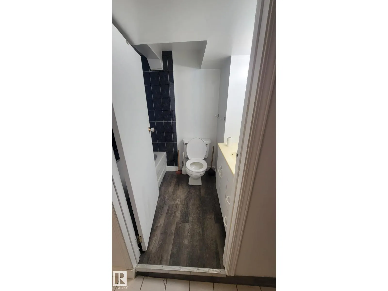 10722 106 ST NW
